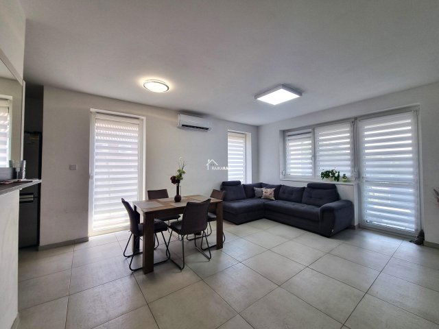 Eladó családi ház, Mosonmagyaróváron 84.9 M Ft, 2 szobás