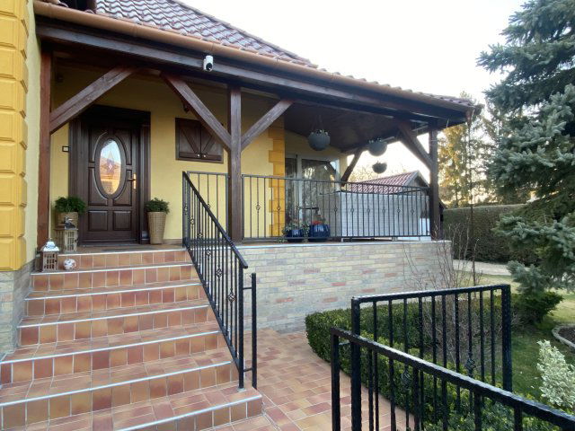 Eladó családi ház, Gödöllőn 118.9 M Ft, 4 szobás