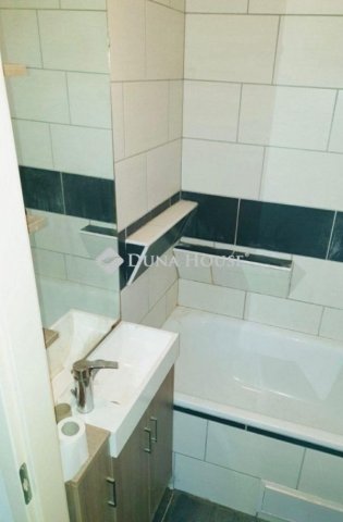Eladó családi ház, Budapesten, XVIII. kerületben 95 M Ft