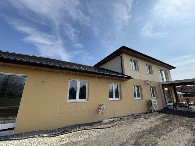 Eladó téglalakás, Lepsényben 71.9 M Ft, 4 szobás