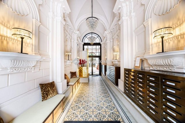 Eladó téglalakás, Budapesten, VI. kerületben 395 M Ft, 2 szobás