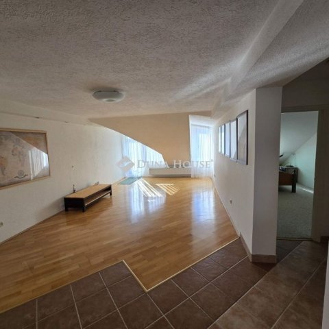 Eladó téglalakás, Kecskeméten 77.4 M Ft, 3 szobás