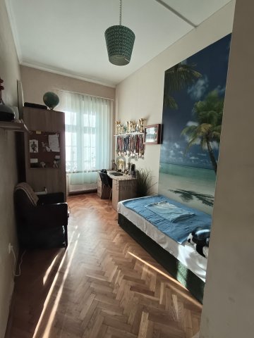 Eladó téglalakás, Pécsett 77.9 M Ft, 4 szobás