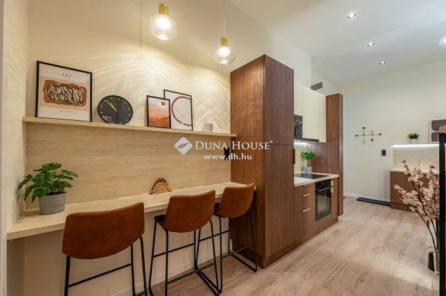 Eladó téglalakás, Budapesten, VII. kerületben 134.9 M Ft