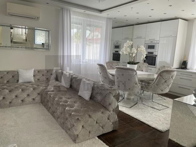 Eladó ikerház, Szegeden 189 M Ft, 4 szobás / költözzbe.hu