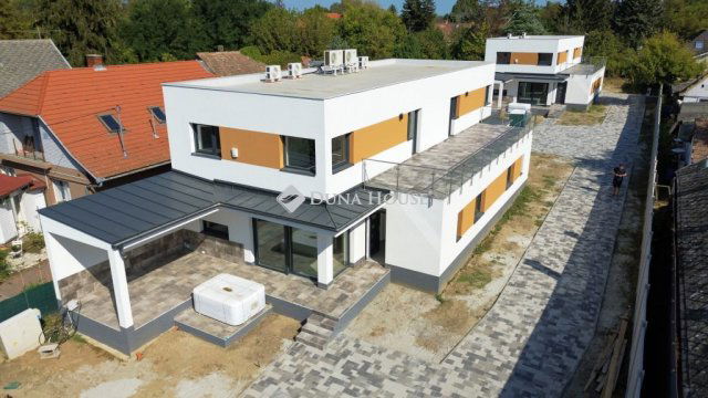 Eladó ikerház, Balatonszárszón 139.9 M Ft, 5 szobás