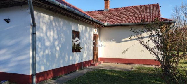 Eladó családi ház, Cegléden 85 M Ft, 3 szobás