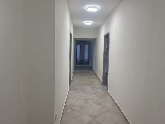 Kiadó iroda, Kecskeméten 400 E Ft / hó, 6 szobás