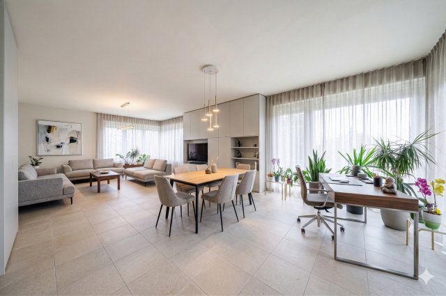 Eladó családi ház, Budaörsön 235 M Ft, 4 szobás