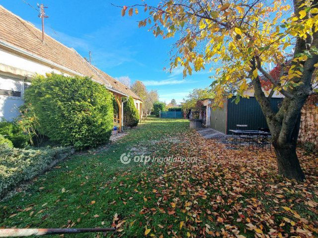 Eladó családi ház, Ugodon 12.9 M Ft, 2 szobás