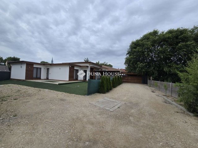 Eladó családi ház, Siófokon 69 M Ft, 3 szobás