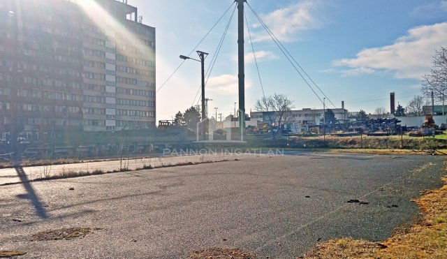 Kiadó telek, Veszprémben, Házgyári úton 500 E Ft / hó