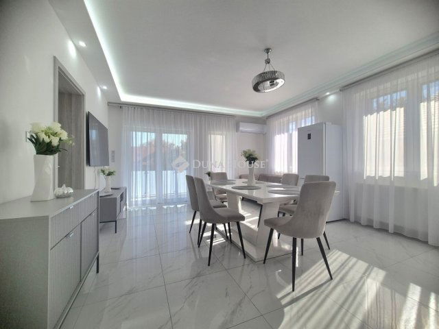 Eladó családi ház, Budapesten, III. kerületben 199 M Ft