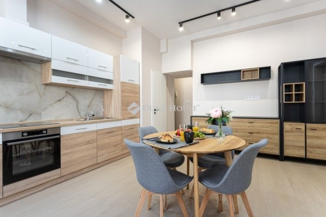 Eladó téglalakás, Budapesten, VII. kerületben 79.9 M Ft