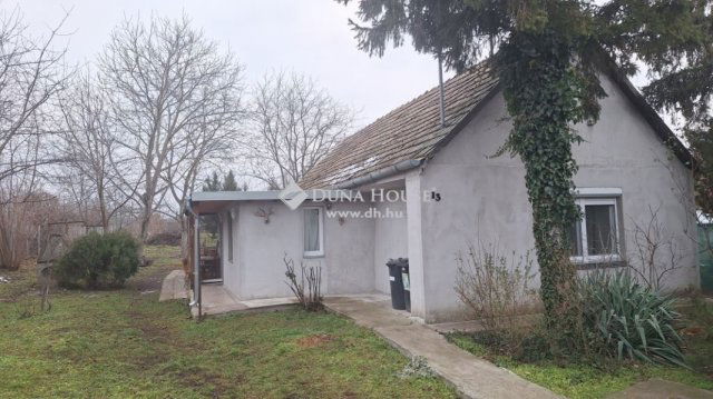 Eladó családi ház, Sárkeszin 29 M Ft, 2 szobás