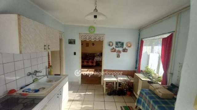 Eladó családi ház, Somoskőújfalun 13 M Ft, 4 szobás