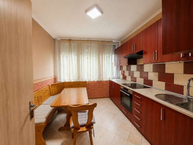 Eladó téglalakás, Gödöllőn 63 M Ft, 2 szobás