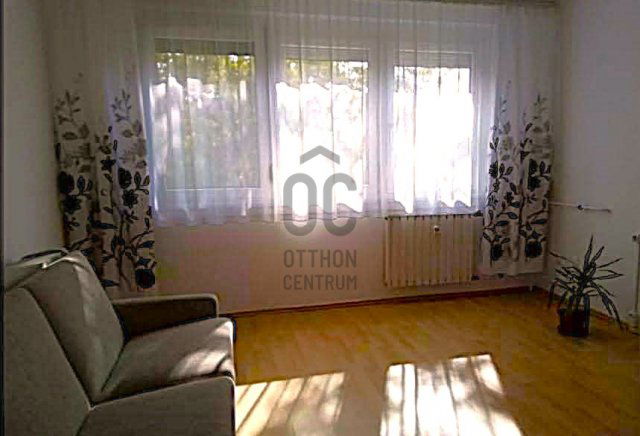 Eladó panellakás, Kecskeméten 37.9 M Ft, 1 szobás