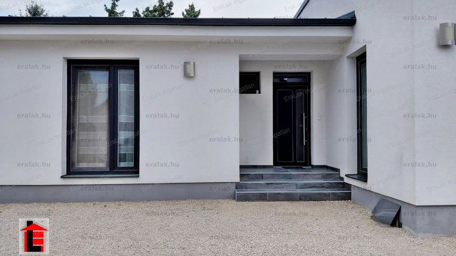 Eladó családi ház, Győrzámolyon 125 M Ft, 4 szobás