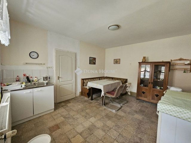 Eladó családi ház, Fekeden 36.5 M Ft, 4 szobás