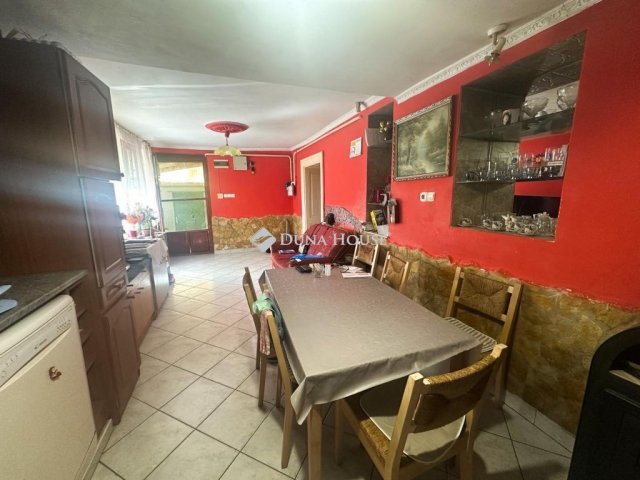 Eladó családi ház, Nagykőrösön 33.9 M Ft, 4 szobás