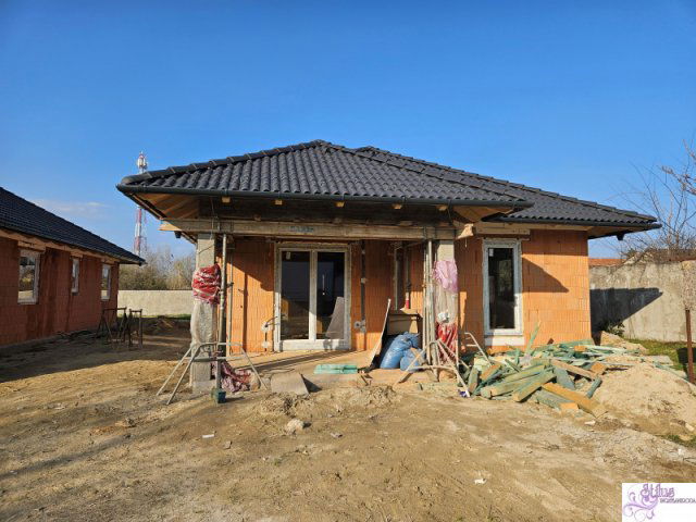 Eladó családi ház, Sződön 114 M Ft, 4 szobás