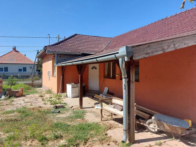 Eladó családi ház, Kiskörén 19.9 M Ft, 2 szobás