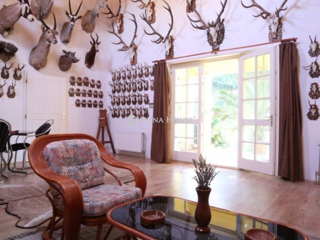 Eladó családi ház, Pécsváradon 189 M Ft, 7 szobás