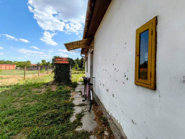 Eladó családi ház, Békéscsabán 12 M Ft, 2 szobás