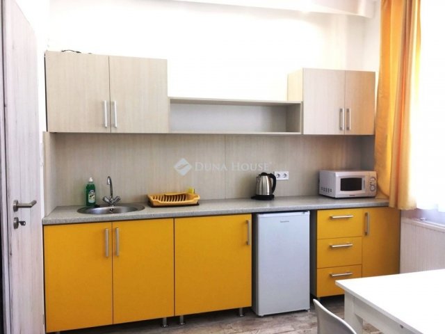 Eladó üzlethelyiség, Debrecenben 75 M Ft, 2 szobás