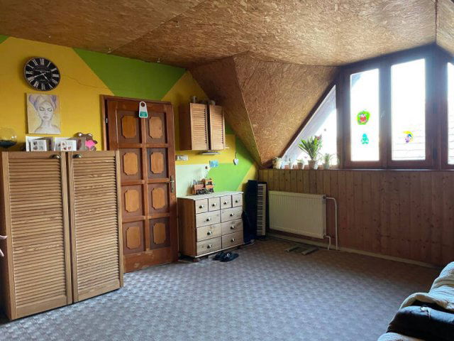 Eladó családi ház, Pilisvörösváron 89.9 M Ft, 6+2 szobás