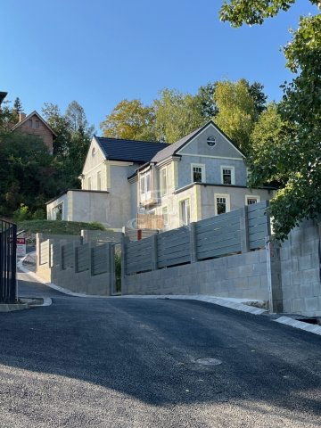 Eladó családi ház, Csobánkán 84.5 M Ft, 4 szobás