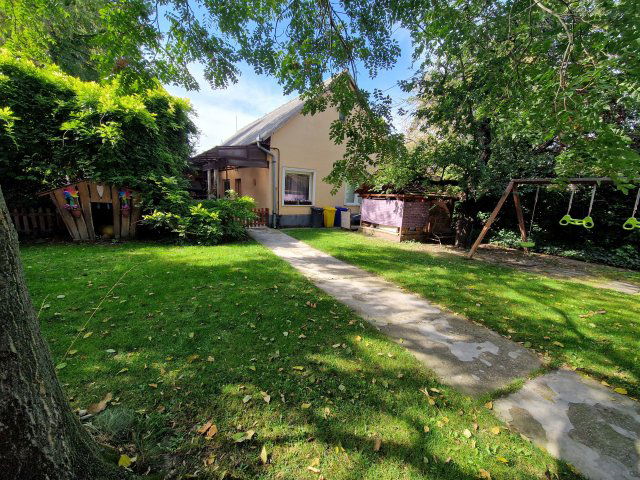 Eladó családi ház, Dunaharasztin 129.5 M Ft, 6 szobás