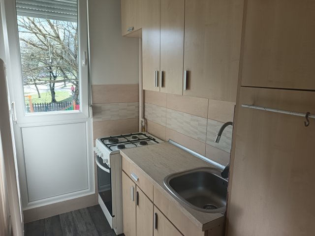 Eladó panellakás, Pécsett, Olga utcában 36.8 M Ft, 1+1 szobás