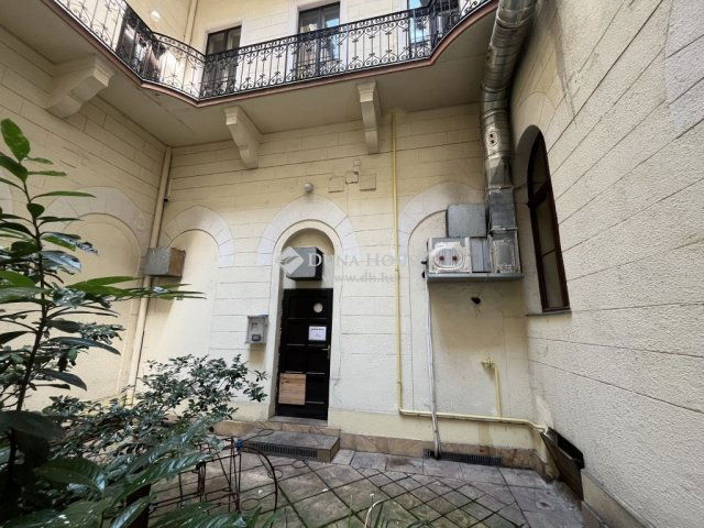 Eladó üzlethelyiség, Budapesten, V. kerületben 399 M Ft