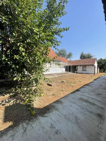 Eladó családi ház, Békéscsabán, Egység utcában 31.9 M Ft