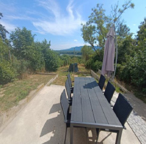 Eladó családi ház, Vácon 49.99 M Ft, 2 szobás