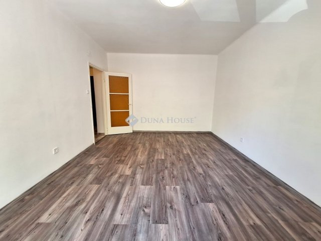 Eladó téglalakás, Kecskeméten 33.5 M Ft, 1 szobás