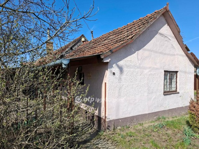 Eladó családi ház, Hajdúböszörményen 9.9 M Ft, 2 szobás