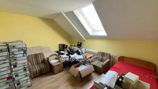 Eladó iroda, Pápán 139 M Ft / költözzbe.hu