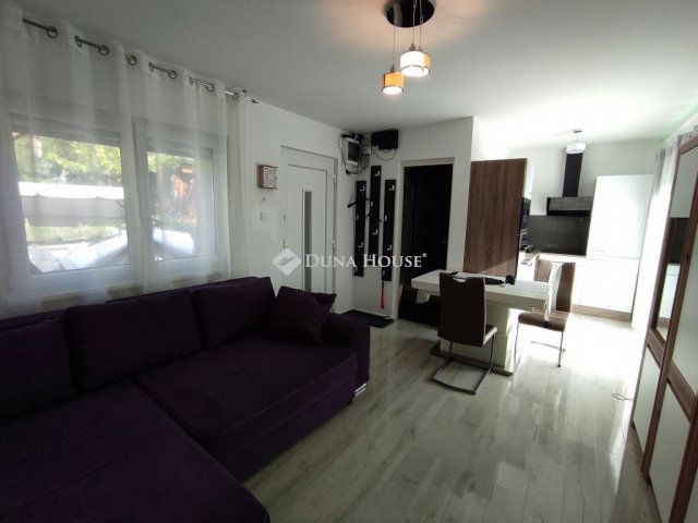 Eladó nyaraló, Fonyódon 44 M Ft, 2 szobás / költözzbe.hu