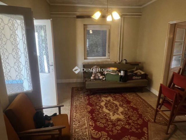 Eladó családi ház, Cecén 32.5 M Ft, 3 szobás