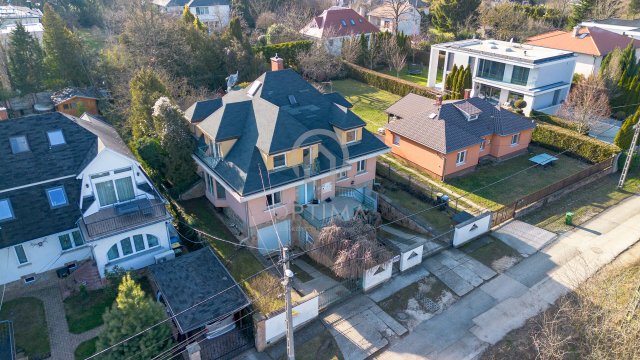 Eladó családi ház, Budapesten, II. kerületben 215 M Ft, 8 szobás