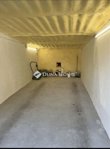 Eladó garázs, Pécsett 8.5 M Ft / költözzbe.hu