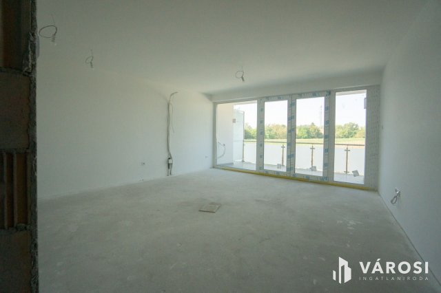 Eladó téglalakás, Győrött 95 M Ft, 3 szobás