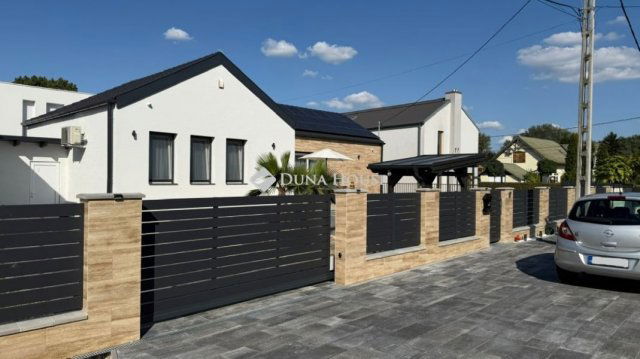 Eladó ikerház, Százhalombattán 149 M Ft, 3 szobás