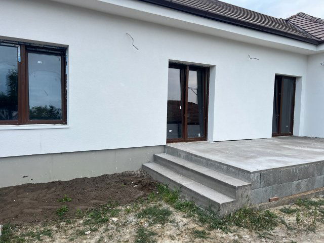 Eladó családi ház, Pilisen 114 M Ft, 4 szobás