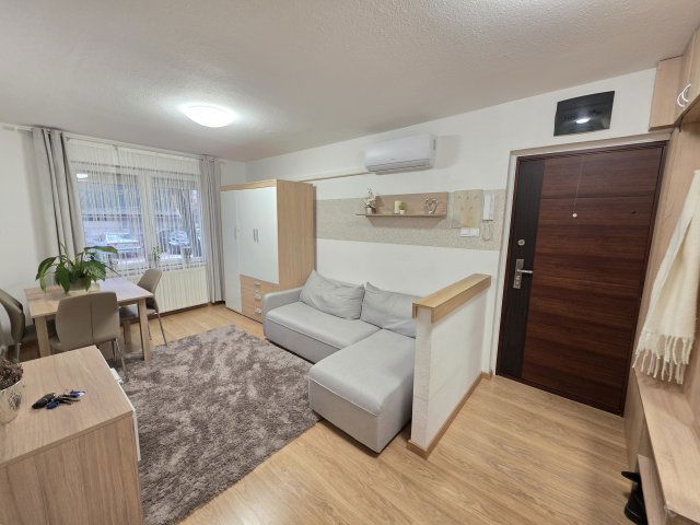 Eladó téglalakás, Dunaújvárosban, Barsi Dénes úton 46.9 M Ft