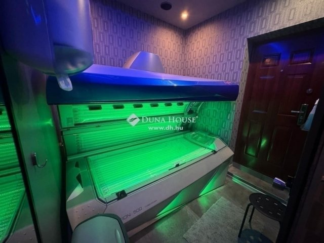 Eladó családi ház, Vecsésen 245 M Ft, 5 szobás