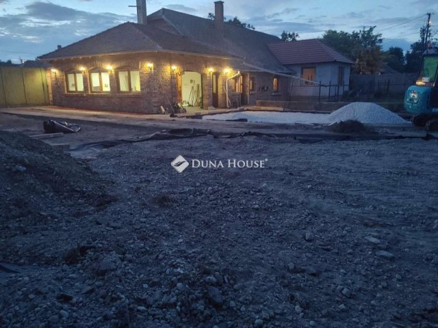 Eladó családi ház, Magyarcsanádon 29.5 M Ft, 4 szobás